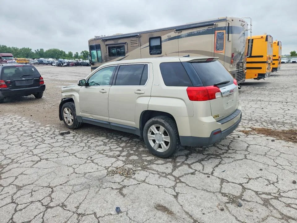 2GKALMEK2D6241668 — 2013 GMC TERRAIN photo 2