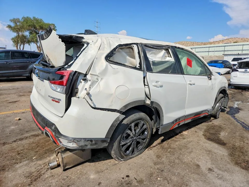 JF2SKAGC5RH487317 — 2024 SUBARU FORESTER photo 3