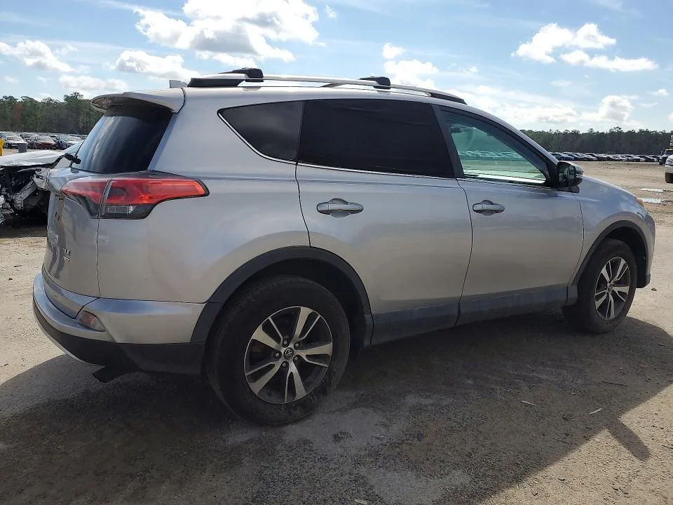 2T3RFREV3GW515241 — 2016 TOYOTA RAV4 photo 3