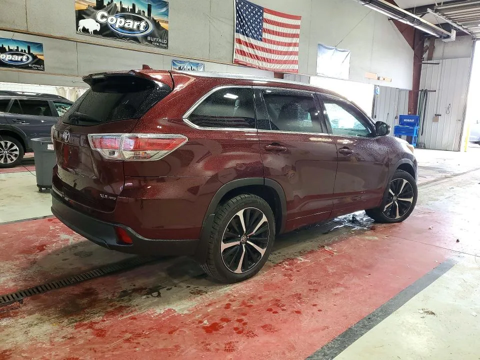 5TDJKRFHXGS312155 — 2016 TOYOTA HIGHLANDER photo 3