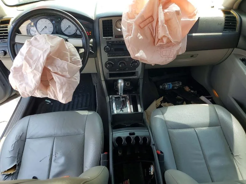 2C3KK53G27H737302 — 2007 CHRYSLER 300 photo 8