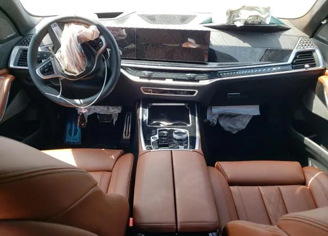 5UX23EM00P9R36132 — 2023 BMW X7 photo 5
