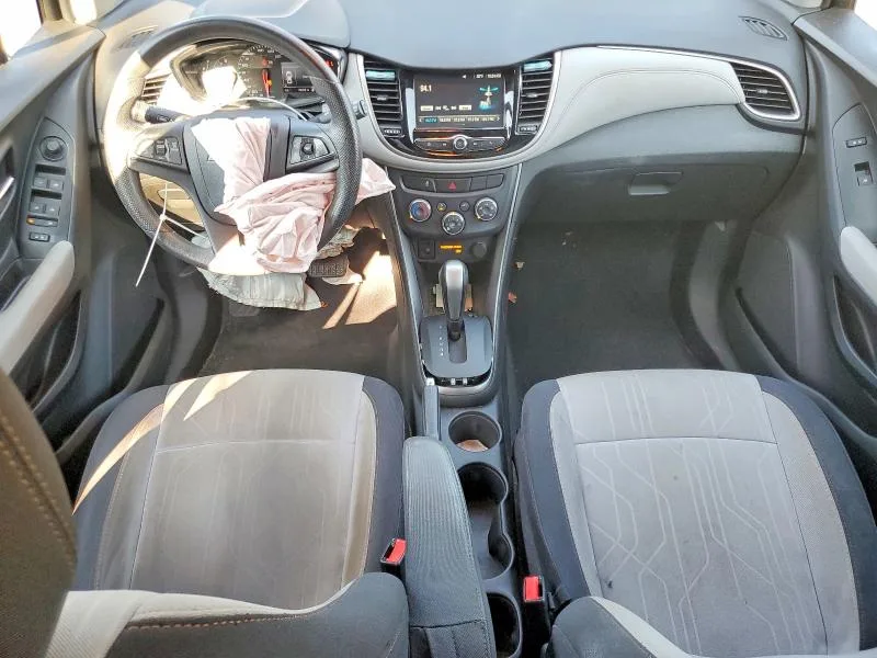 3GNCJLSB8HL284218 — 2017 CHEVROLET TRAX photo 8