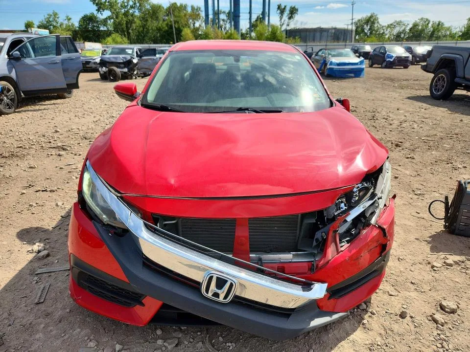 2HGFC2F51JH556879 — 2018 HONDA CIVIC photo 5