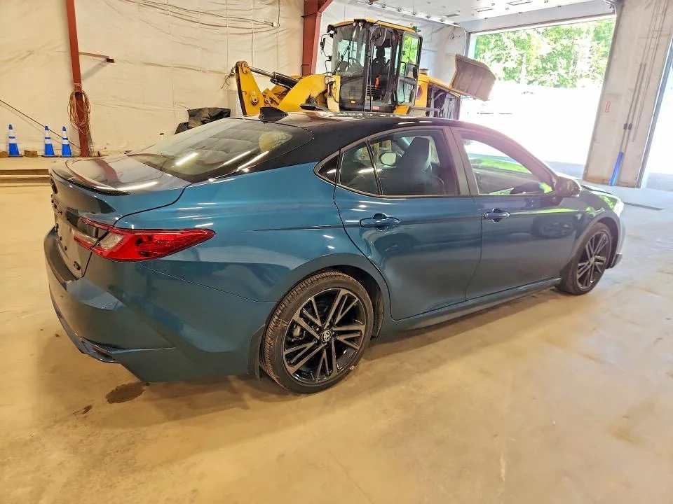 4T1DBADK5SU005599 — 2025 TOYOTA CAMRY photo 3
