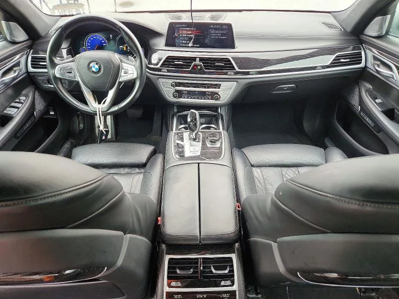 WBA7F2C33HG423265 — 2017 BMW 750 photo 8