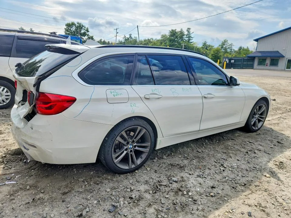WBA8K3C53JA024193 — 2018 BMW 330 photo 3