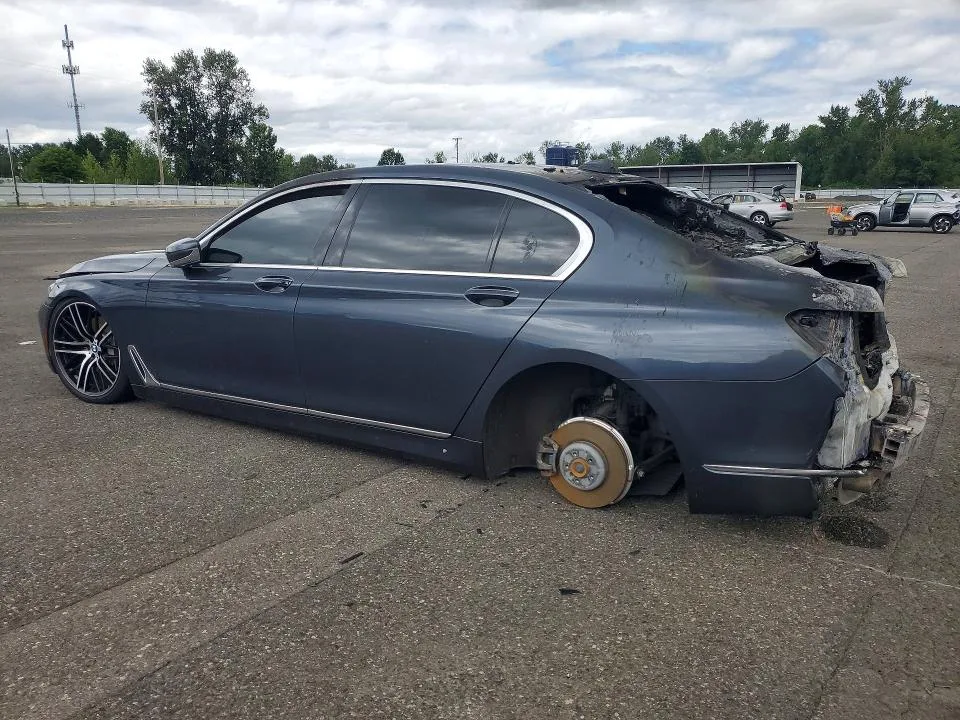 WBA7F0C54GGL99417 — 2016 BMW 750 photo 2
