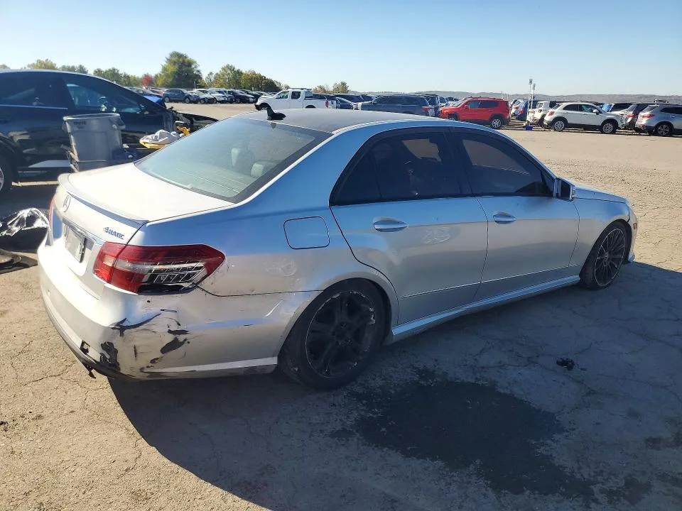 WDDHF8HB6BA501676 — 2011 MERCEDES-BENZ E photo 3