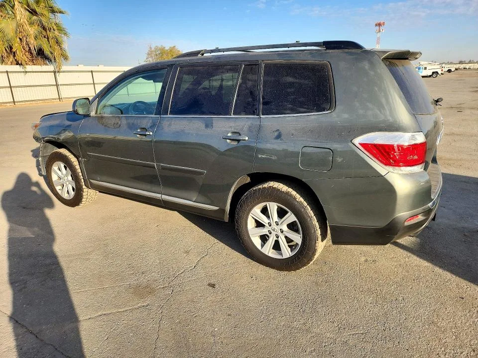 5TDBK3EH8DS210478 — 2013 TOYOTA HIGHLANDER photo 2