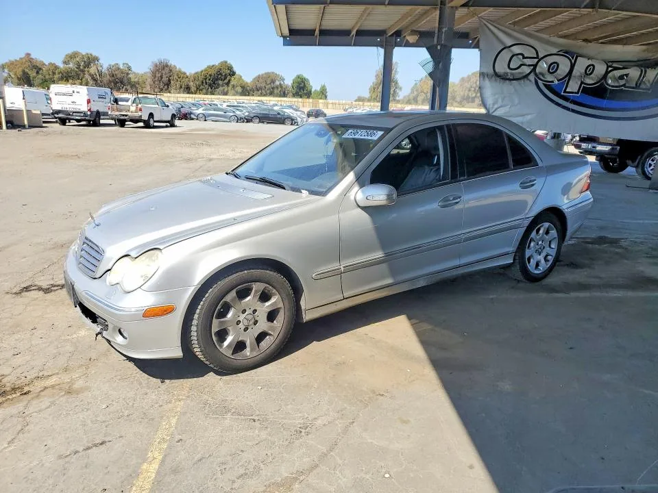 WDBRF84J45F562140 — 2005 MERCEDES-BENZ C
