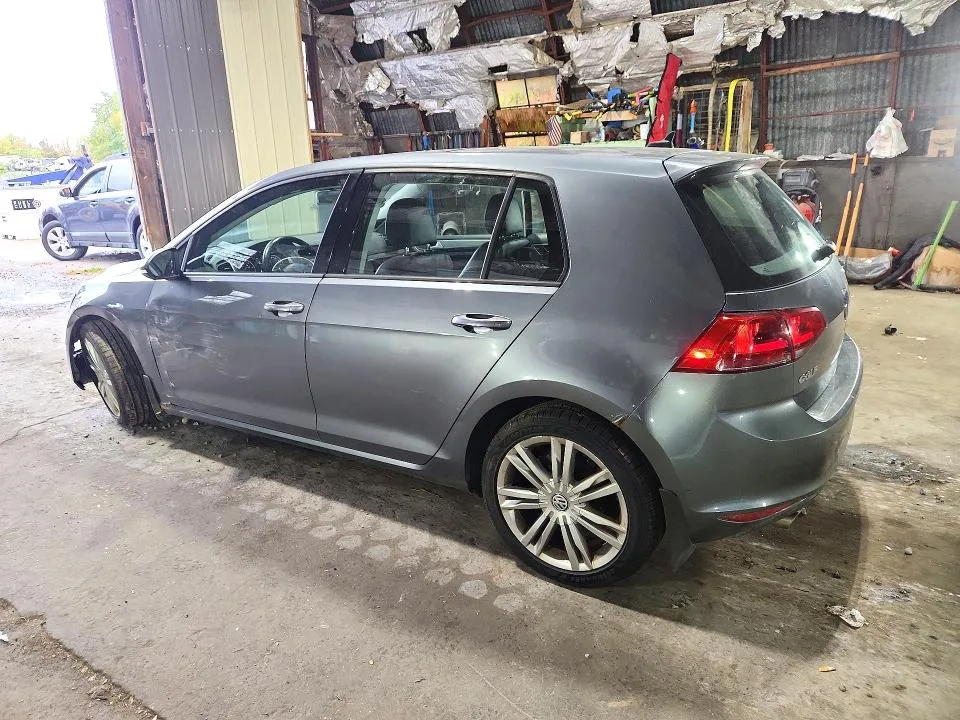 3VW2A7AU3FM043766 — 2015 VOLKSWAGEN GOLF photo 2