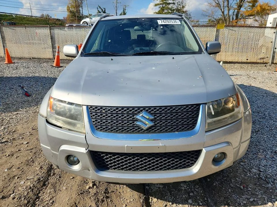 JS3TD0D71B4100243 — 2011 SUZUKI GRAND VITARA photo 5