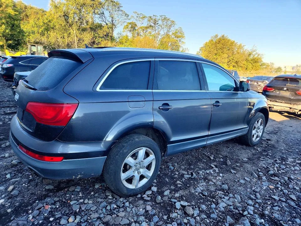 WA1LGAFE1BD010382 — 2011 AUDI Q7 photo 3