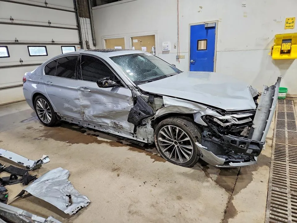 WBA13BJ04MCF15335 — 2021 BMW 530 photo 4
