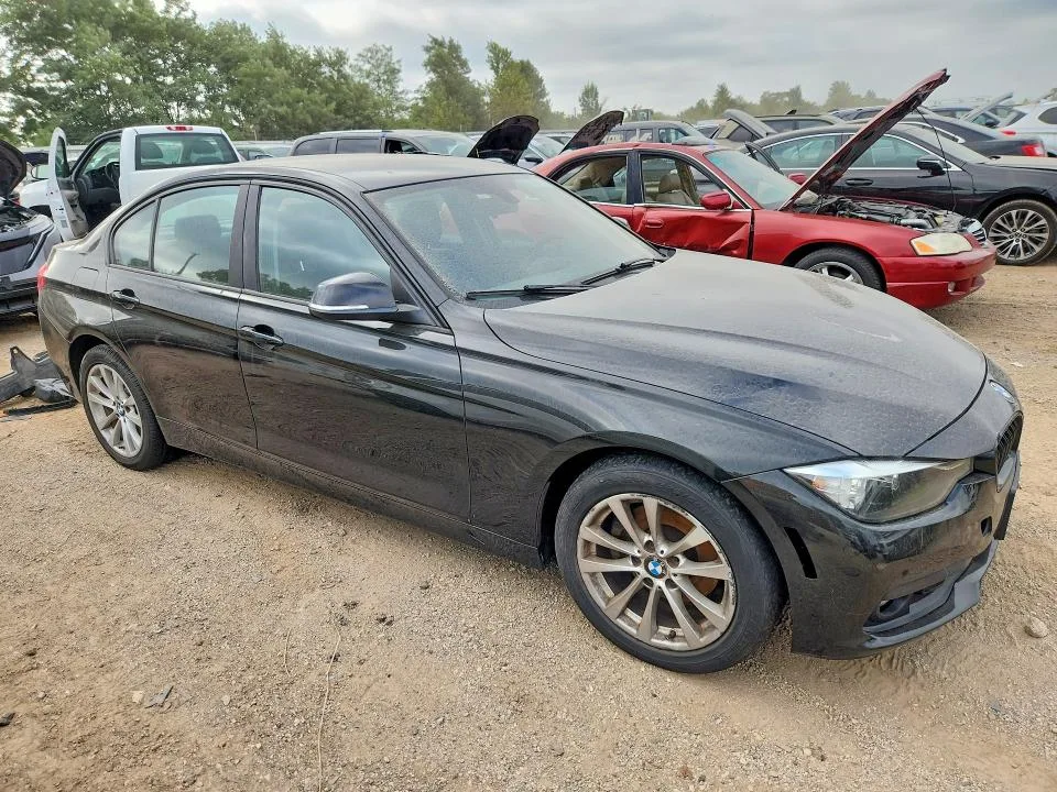 WBA8E5G56GNU22173 — 2016 BMW 320 photo 4