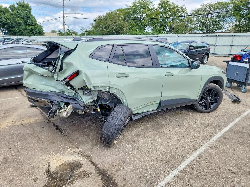 KL77LKEP4SC085012 — 2025 CHEVROLET TRAX photo 3