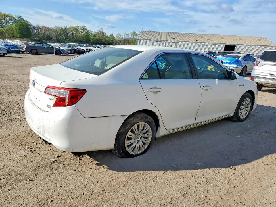 4T1BD1FK3DU083963 — 2013 TOYOTA CAMRY HYBRID photo 3