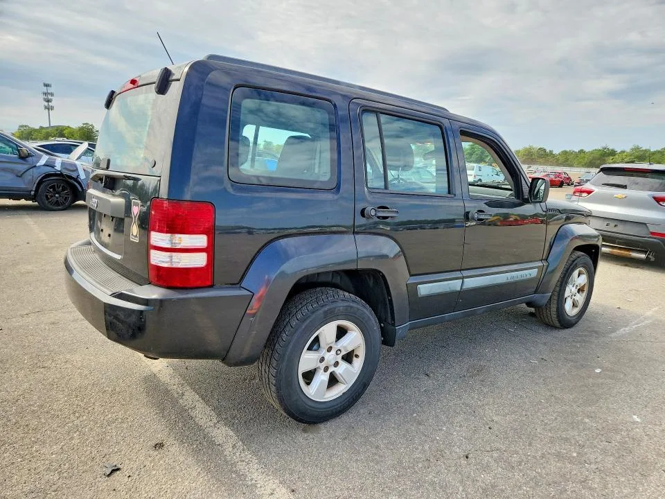 1J4PN2GKXAW116124 — 2010 JEEP LIBERTY photo 3