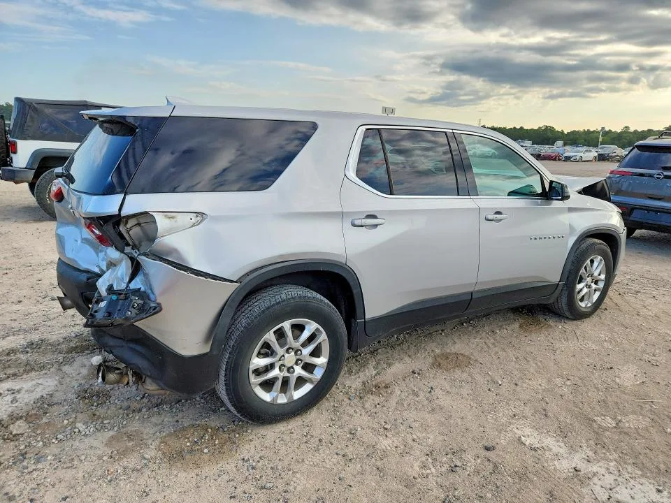 1GNERFKW8JJ170111 — 2018 CHEVROLET TRAVERSE photo 3