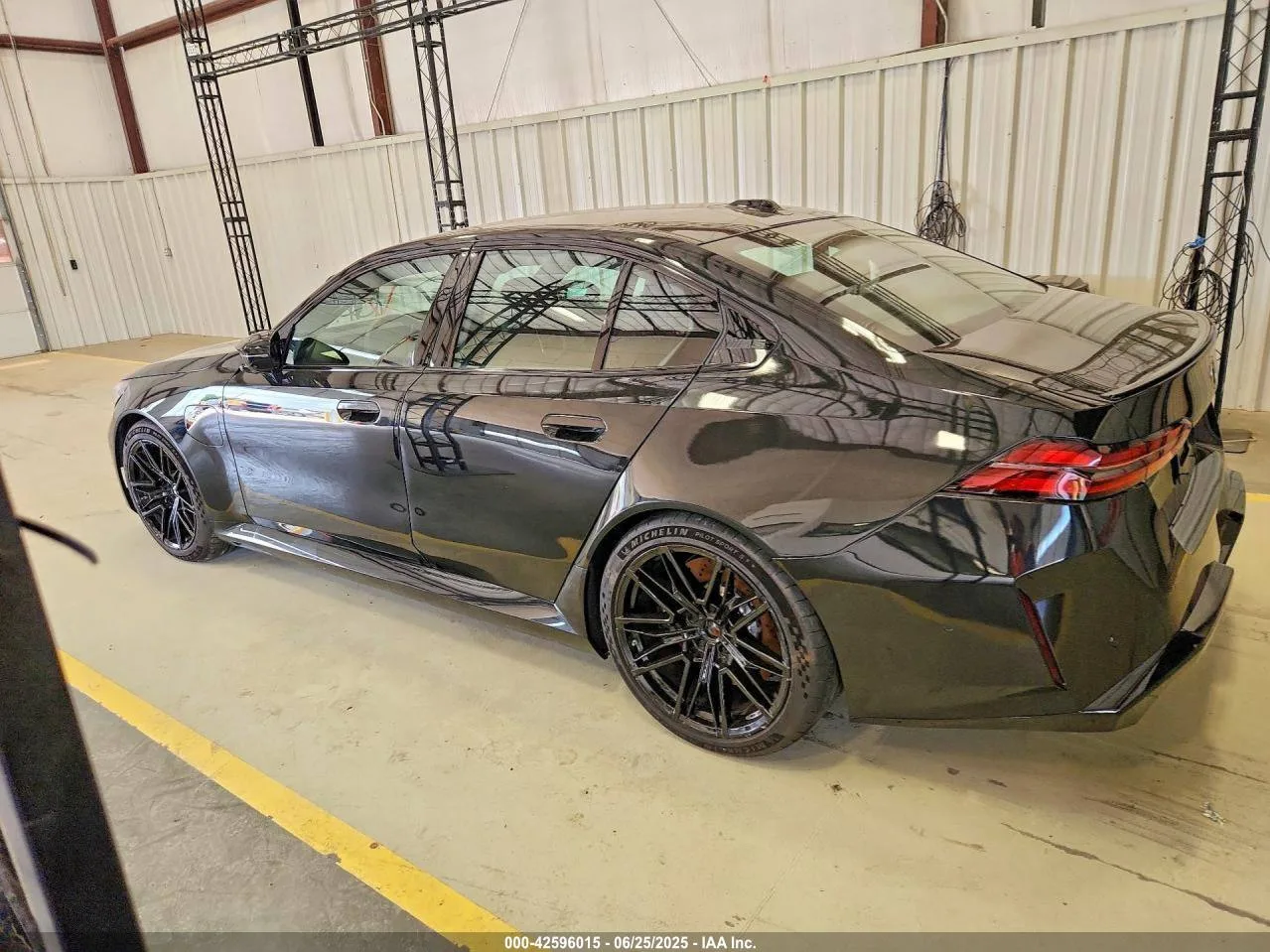 WBS83FK03SCU77171 — 2025 BMW M5 photo 3