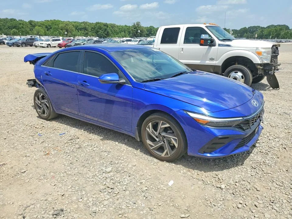 KMHLP4DG0SU995698 — 2025 HYUNDAI ELANTRA photo 4