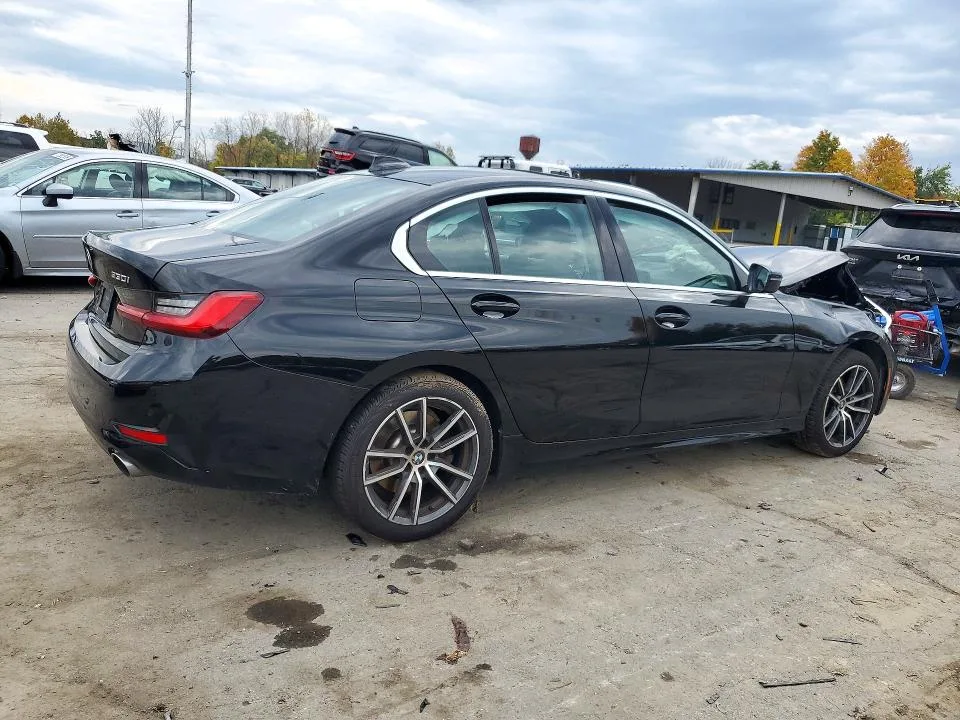 3MW5R7J08M8C13340 — 2021 BMW 330XI photo 3