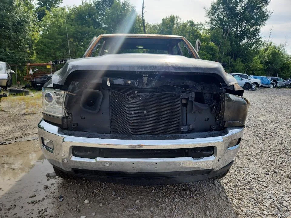 3C63R3JL8JG253620 — 2018 RAM 3500 photo 5