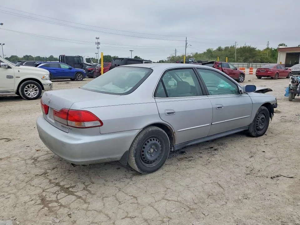 1HGCG56491A147544 — 2001 HONDA ACCORD photo 3