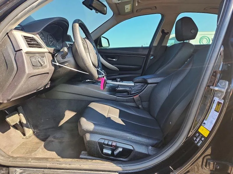 WBA8E5G53GNU21420 — 2016 BMW 320 photo 7