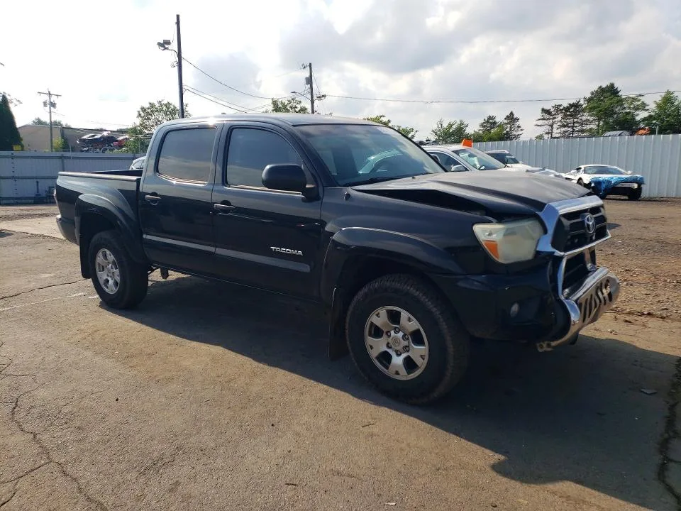 5TFJU4GN5FX081773 — 2015 TOYOTA TACOMA photo 4