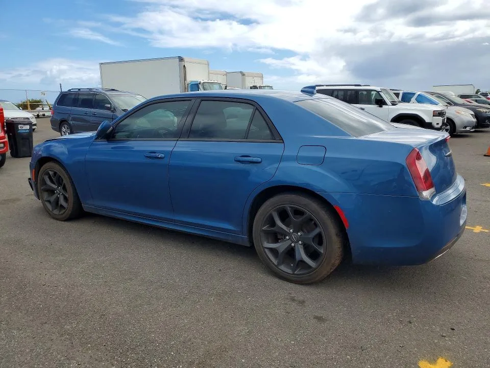 2C3CCAAG9MH533024 — 2021 CHRYSLER 300 photo 2