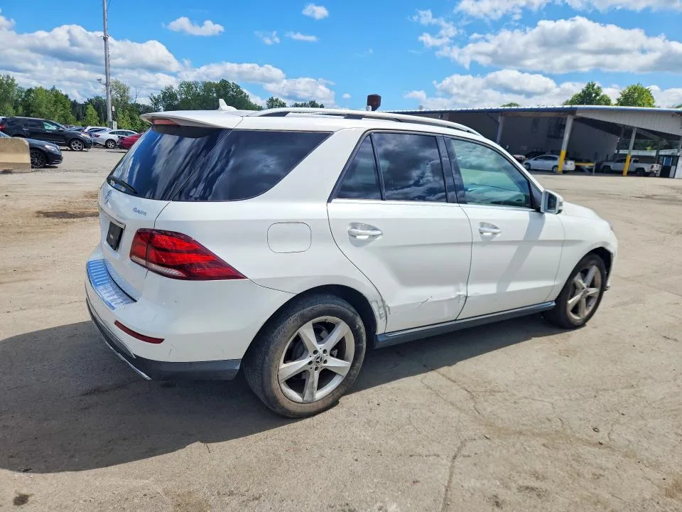 4JGDA5HB0JB104636 — 2018 MERCEDES-BENZ GLE photo 3