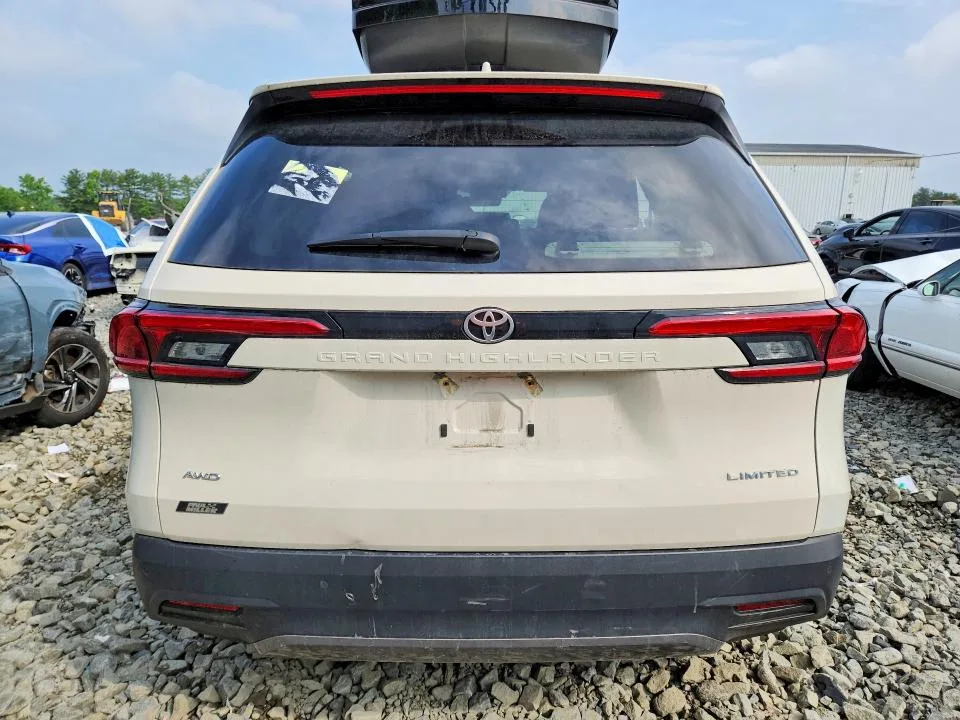 5TDAAAB56RS018383 — 2024 TOYOTA GRAND HIGHLANDER photo 6