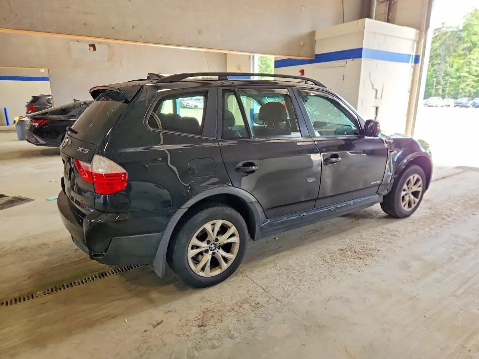 WBXPC9C40AWJ36980 — 2010 BMW X3 photo 3