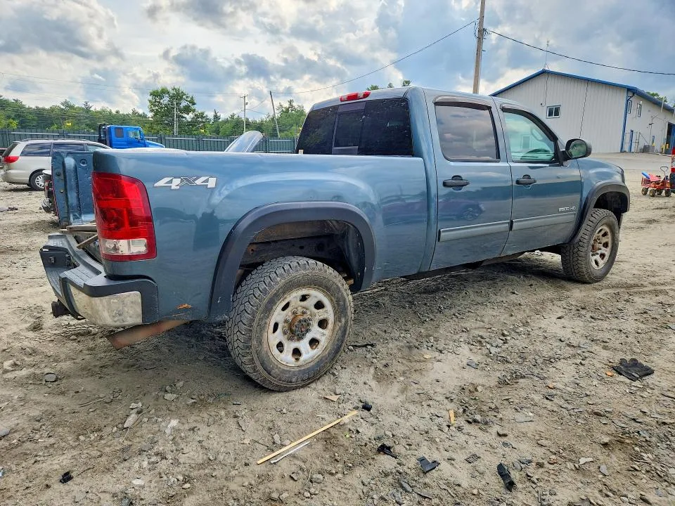 1GT120CG4CF221755 — 2012 GMC SIERRA photo 3