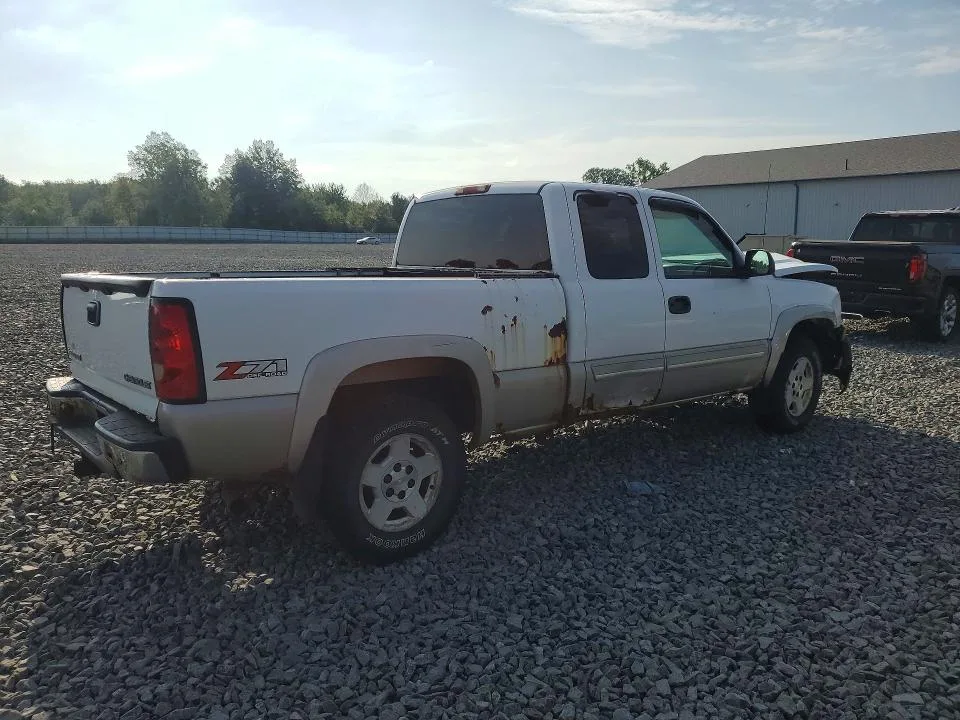 1GCEK19T54Z208637 — 2004 CHEVROLET SILVERADO photo 3
