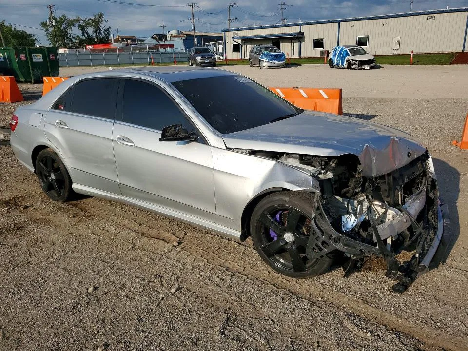 WDDHF5GB4BA466989 — 2011 MERCEDES-BENZ E photo 4
