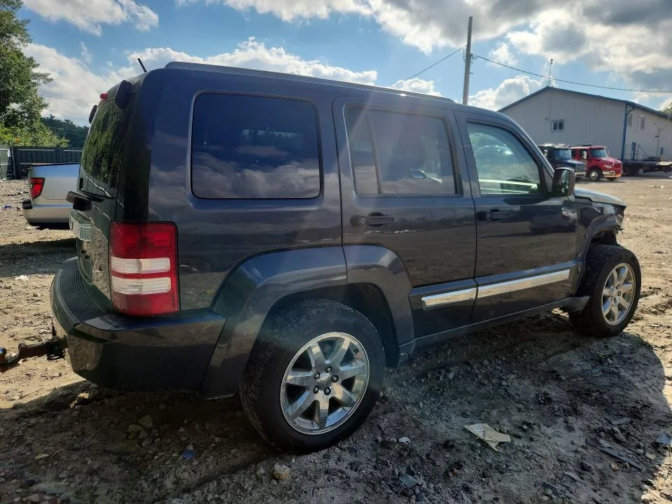 1J4PN5GK9BW532474 — 2011 JEEP LIBERTY photo 3