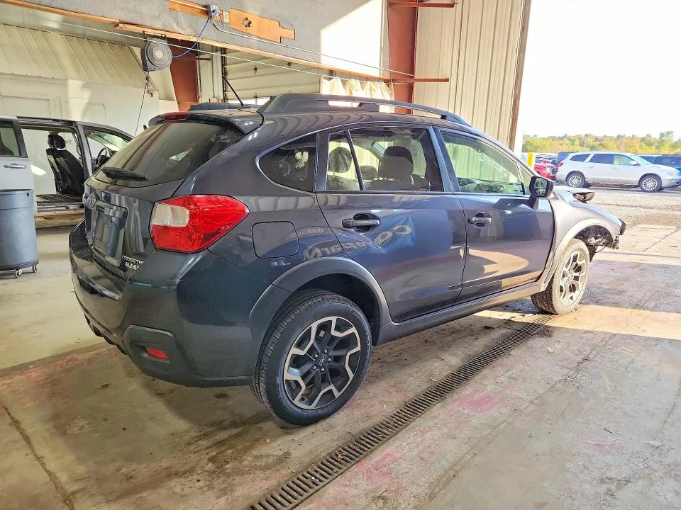 JF2GPABC7HH246078 — 2017 SUBARU CROSSTREK photo 3