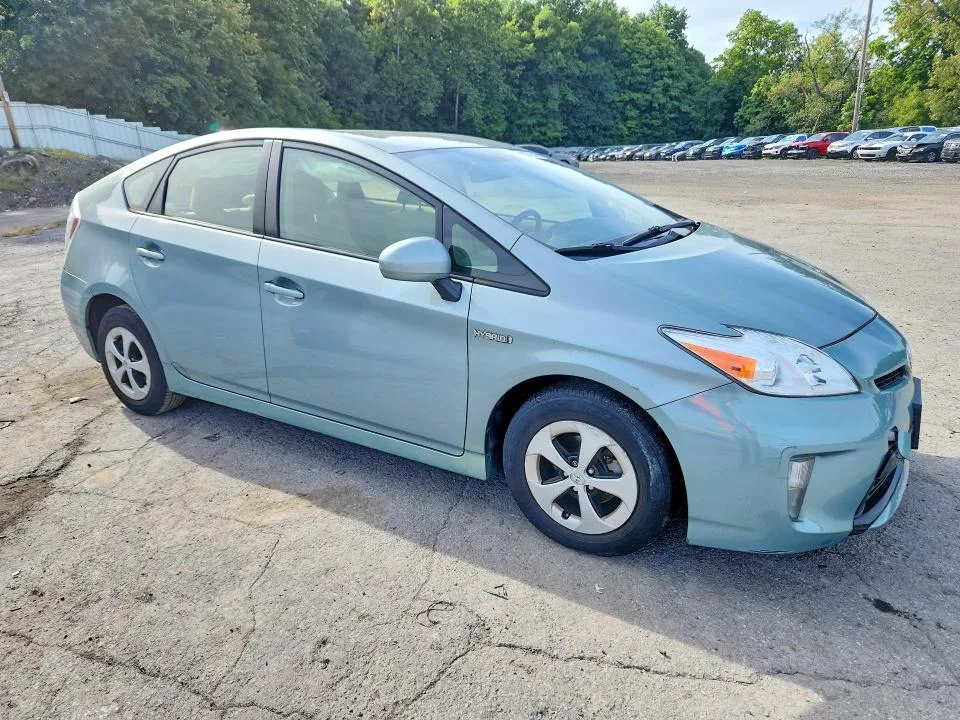 JTDKN3DU3F1906865 — 2015 TOYOTA PRIUS photo 4