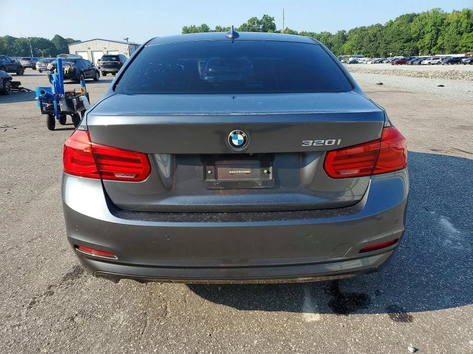 WBA8E1G39HNU16523 — 2017 BMW 320 photo 6