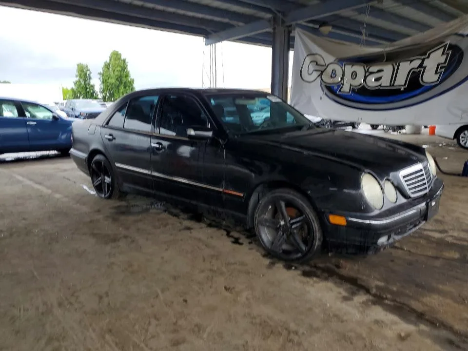 WDBJF65JX1B209631 — 2001 MERCEDES-BENZ E photo 4