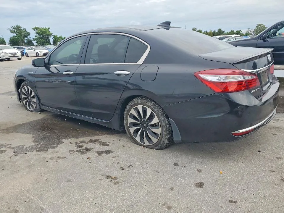JHMCR6F74HC031187 — 2017 HONDA ACCORD photo 2