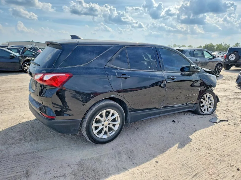 2GNAXHEV8K6240899 — 2019 CHEVROLET EQUINOX photo 3