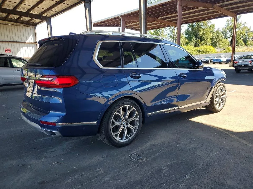 5UXCW2C0XL9B11482 — 2020 BMW X7 photo 3
