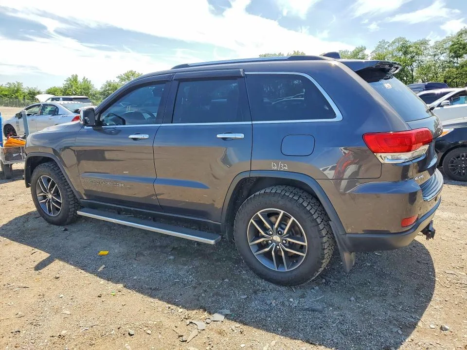 1C4RJFBG3HC776781 — 2017 JEEP GRAND CHEROKEE photo 2