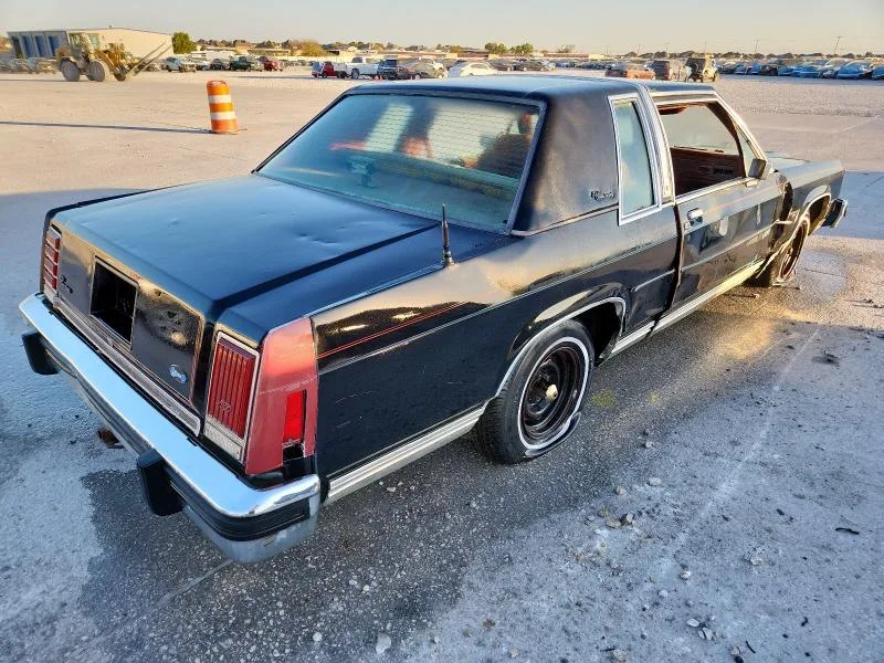 2FALP74W2RX176598 — 1994 FORD CROWN VICTORIA photo 3