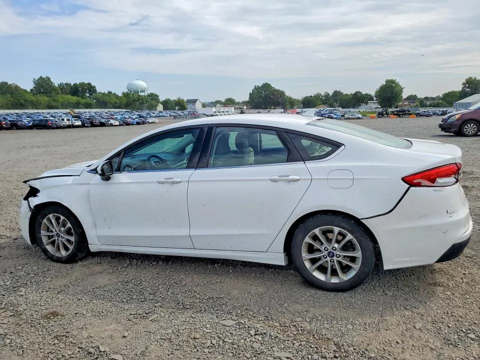 3FA6P0HD5KR145802 — 2019 FORD FUSION photo 2