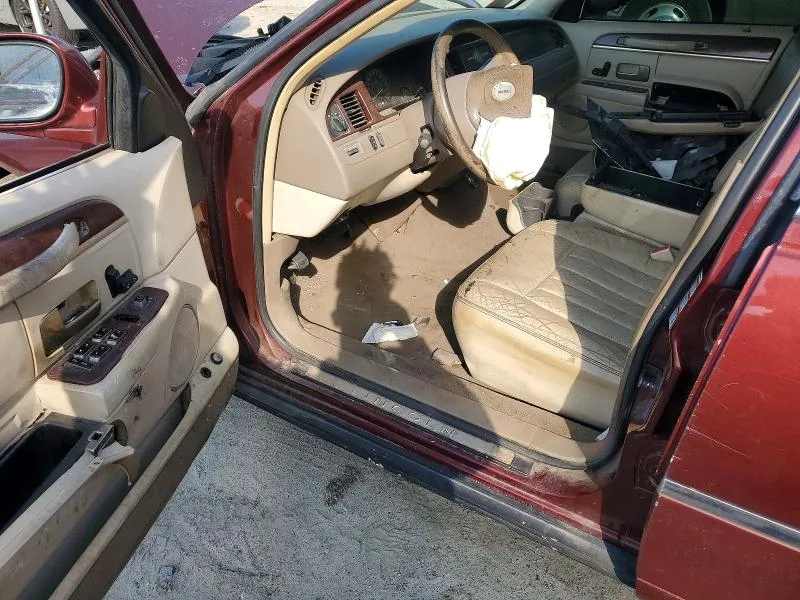 1LNHM81W23Y623601 — 2003 LINCOLN TOWN CAR photo 8